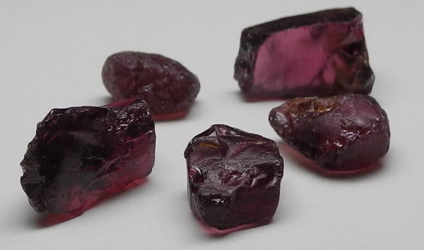 Rhodolite Garnet - 23.07ct - Hand Select Gem Rough - prettyrock.com