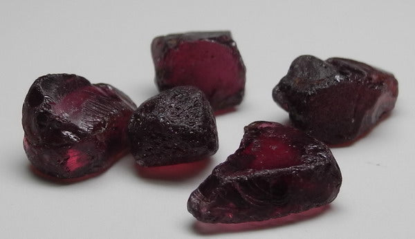 Rhodolite Garnet - 25.77ct - Hand Select Gem Rough - prettyrock.com