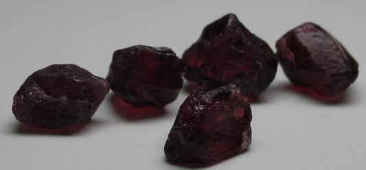 Rhodolite Garnet - 23.42ct - Hand Select Gem Rough - prettyrock.com