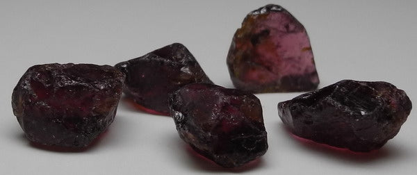 Rhodolite Garnet - 25.11ct - Hand Select Gem Rough - prettyrock.com