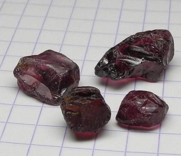 Rhodolite Garnet - 21.48ct - Hand Select Gem Rough - prettyrock.com