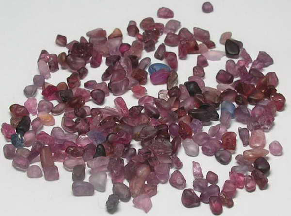 Melee Spinel - 99.45ct - Hand Select Gem Rough - prettyrock.com