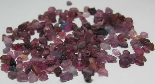 Melee Spinel - 99.45ct - Hand Select Gem Rough - prettyrock.com