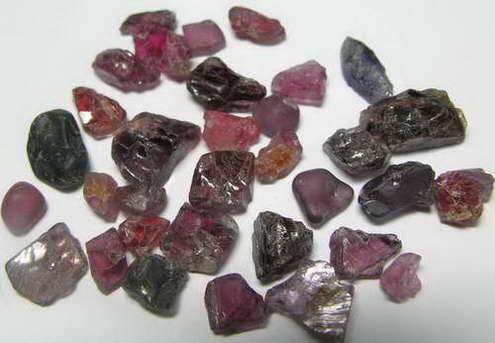 Spinel - 135.65ct - Hand Select Gem Rough - prettyrock.com