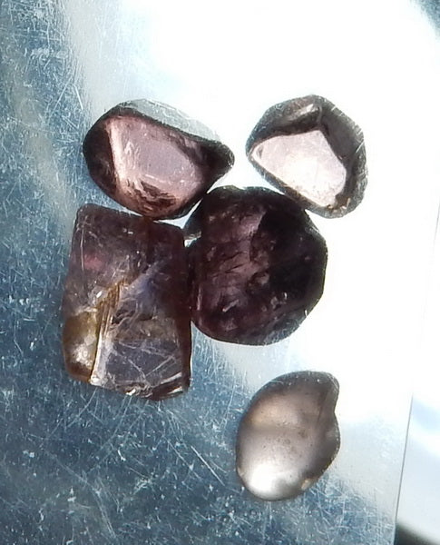 Spinel - 2.35ct - Hand Select Gem Rough - prettyrock.com