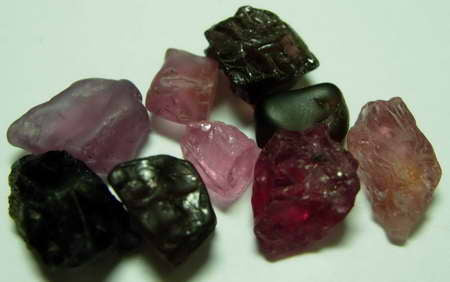 Spinel - 28.8ct - Hand Select Gem Rough - prettyrock.com