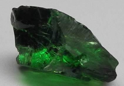 Tsavorite Garnet - 1.55ct - Hand Select Gem Rough - prettyrock.com