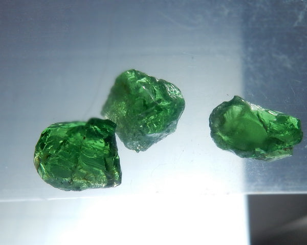 Tsavorite Garnet - 4.71ct - Hand Select Gem Rough - prettyrock.com