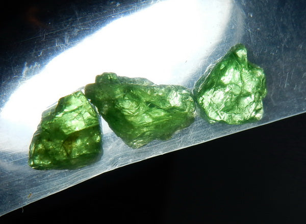Tsavorite Garnet - 5.6ct - Hand Select Gem Rough - prettyrock.com