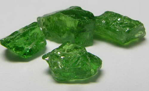 Tsavorite Garnet - 2.6ct - Hand Select Gem Rough - prettyrock.com