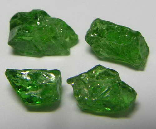 Tsavorite Garnet - 2.6ct - Hand Select Gem Rough - prettyrock.com