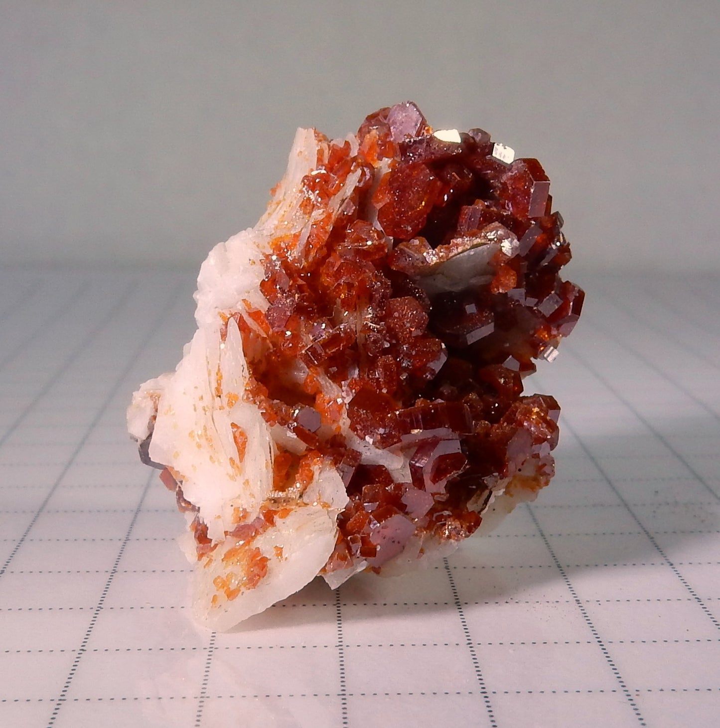 Vanadanite - 98.0 ct Mineral Specimen - prettyrock.com