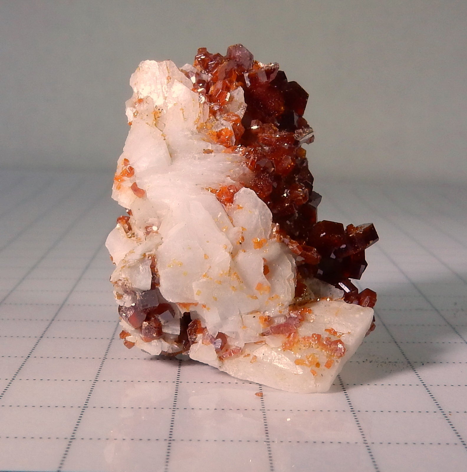 Vanadanite - 98.0 ct  Mineral Specimen - prettyrock.com