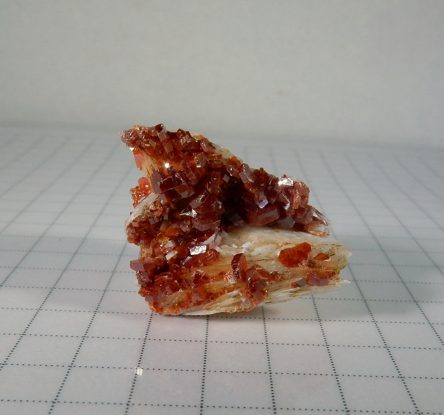 Vanadanite - 67.5 ct Mineral Specimen - prettyrock.com