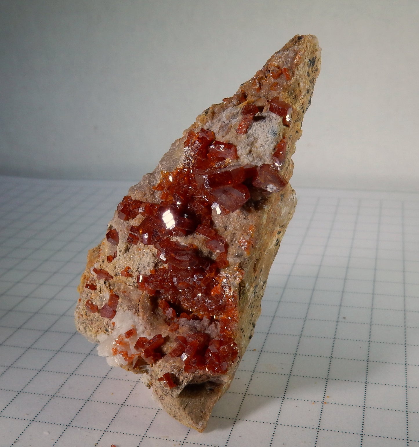 Vanadanite - 230.5ct  Mineral Specimen - prettyrock.com