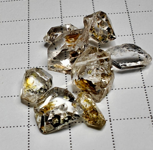 Petroleum Included Quartz - 9.82ct - Hand Select Gem Rough