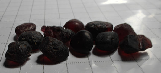 21.41ct Rhodolite Garnet - Hand Select Gem Rough - prettyrock.com