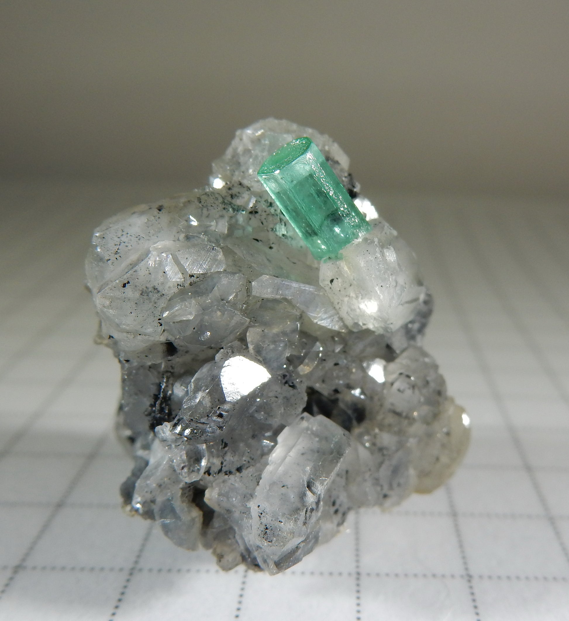 44.5ct Emerald - Mineral Specimen - prettyrock.com