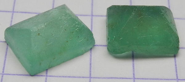 4.55ct Emerald  - Hand Select Gem Rough - prettyrock.com