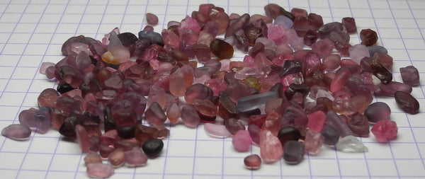 Melee Spinel - 108ct - Hand Select Gem Rough - prettyrock.com