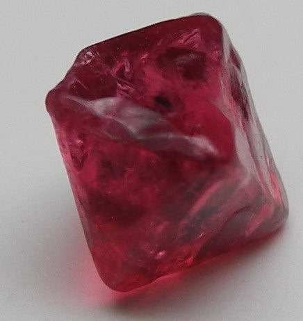 Noble Red Spinel - 1.81ct - Hand Select Gem Rough - prettyrock.com