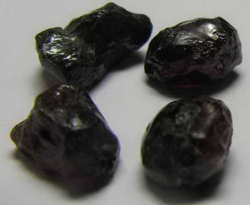 Pyrope Garnet - 9.68ct - Hand Select Gem Rough - prettyrock.com