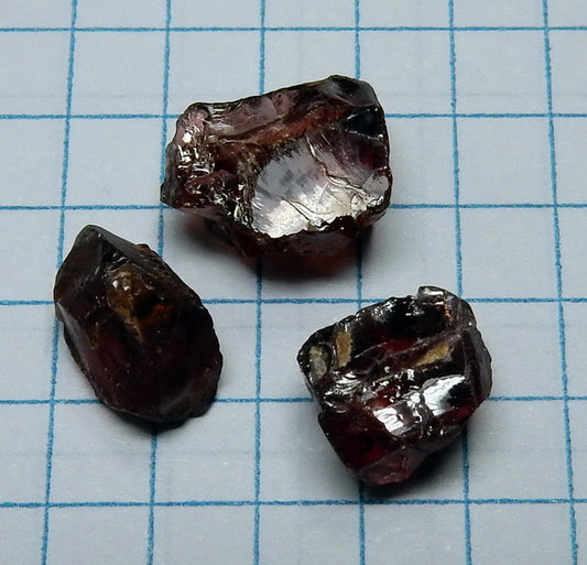 Rhodolite Garnet - 13.47ct - Hand Select Gem Rough - prettyrock.com