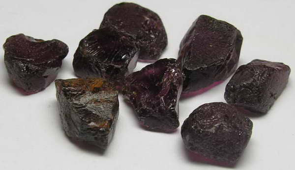 Rhodolite Garnet - 39.04ct - Hand Select Gem Rough - prettyrock.com