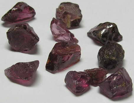 Rhodolite Garnet - 23.49ct - Hand Select Gem Rough - prettyrock.com