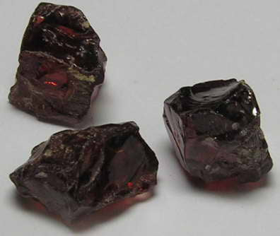 Rhodolite Garnet - 19.69ct - Hand Select Gem Rough - prettyrock.com