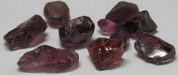 Rhodolite Garnet - 21.7ct - Hand Select Gem Rough - prettyrock.com