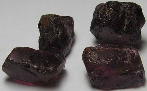 Rhodolite Garnet - 22.18ct - Hand Select Gem Rough - prettyrock.com