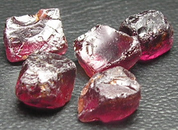 Rhodolite Garnet - 20.65ct - Hand Select Gem Rough - prettyrock.com