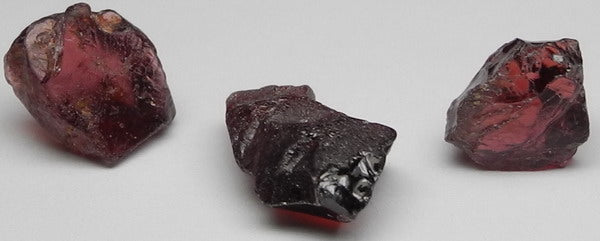 Rhodolite Garnet - 16.3ct - Hand Select Gem Rough - prettyrock.com