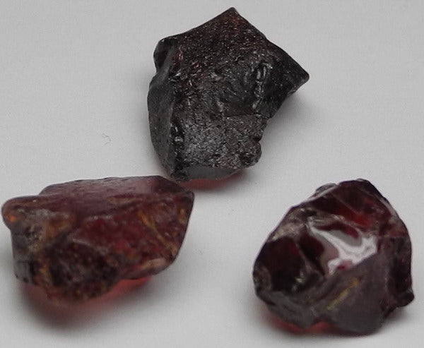 Rhodolite Garnet - 16.3ct - Hand Select Gem Rough - prettyrock.com