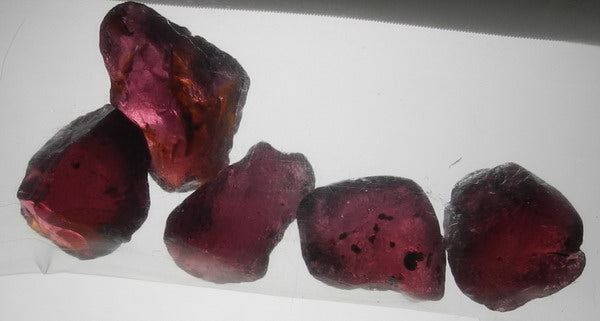 Rhodolite Garnet - 24.09ct - Hand Select Gem Rough - prettyrock.com