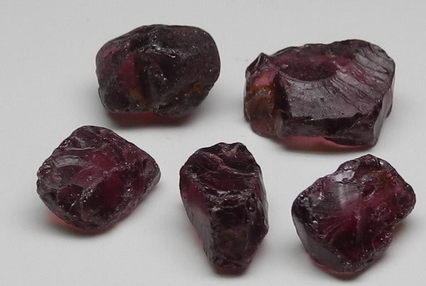 Rhodolite Garnet - 22.27ct - Hand Select Gem Rough - prettyrock.com