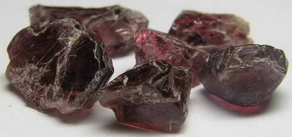 Spinel - 20.37ct - Hand Select Gem Rough - prettyrock.com