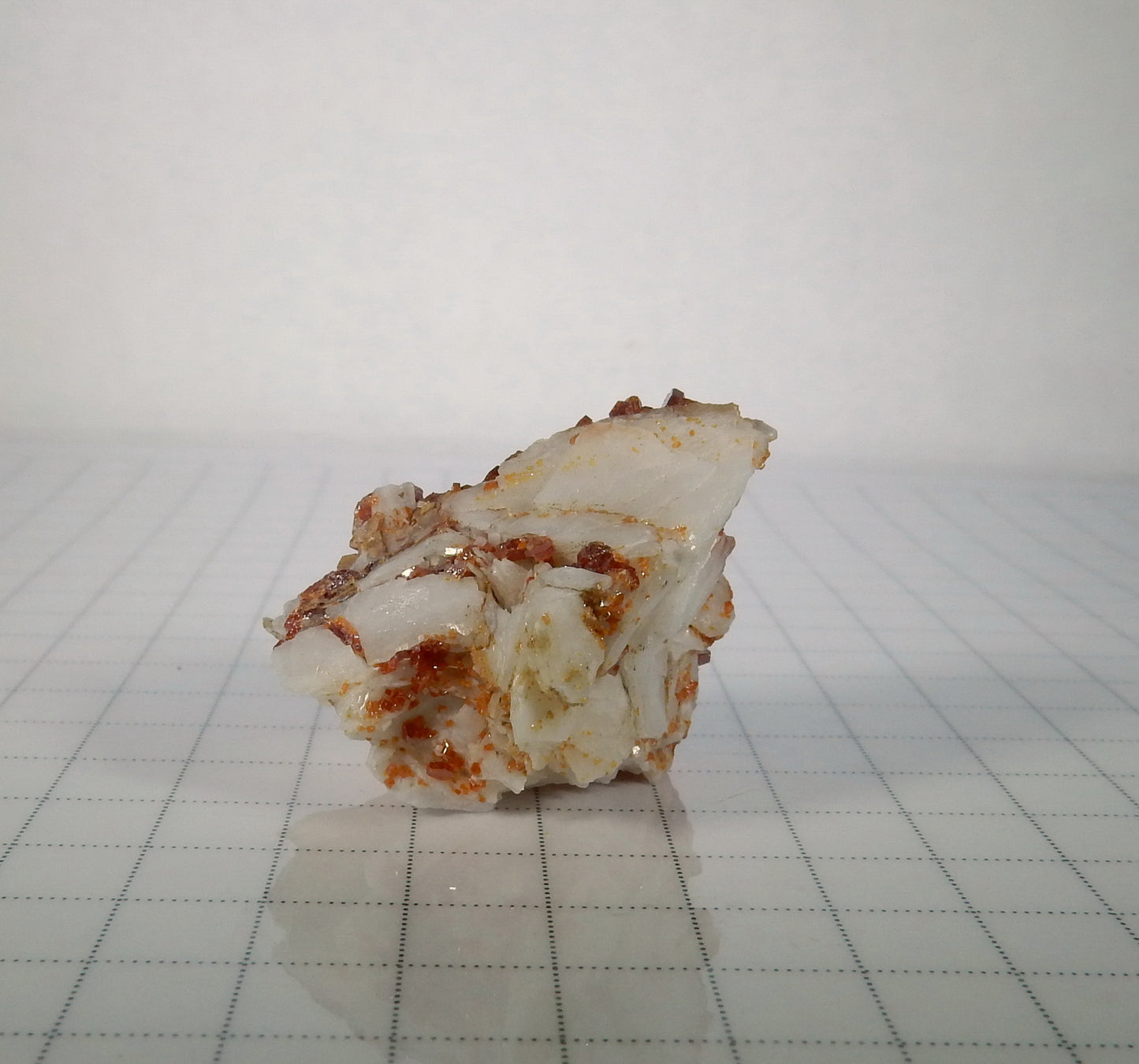 Vanadanite - 67.5 ct  Mineral Specimen - prettyrock.com