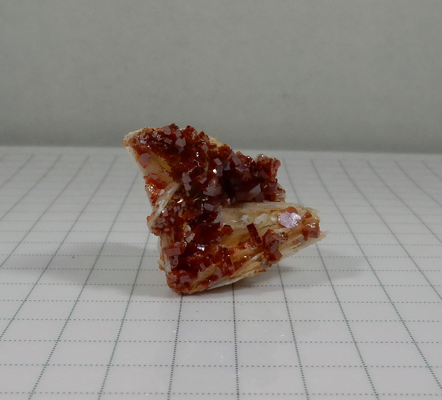 Vanadanite - 67.5 ct  Mineral Specimen - prettyrock.com