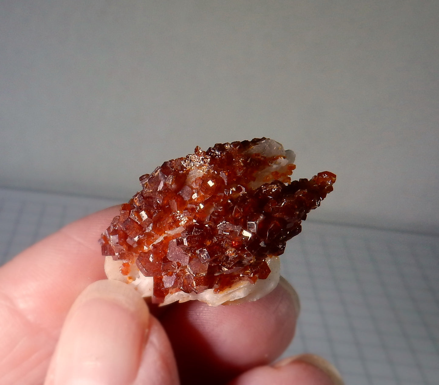 Vanadanite - 47 ct  Mineral Specimen - prettyrock.com